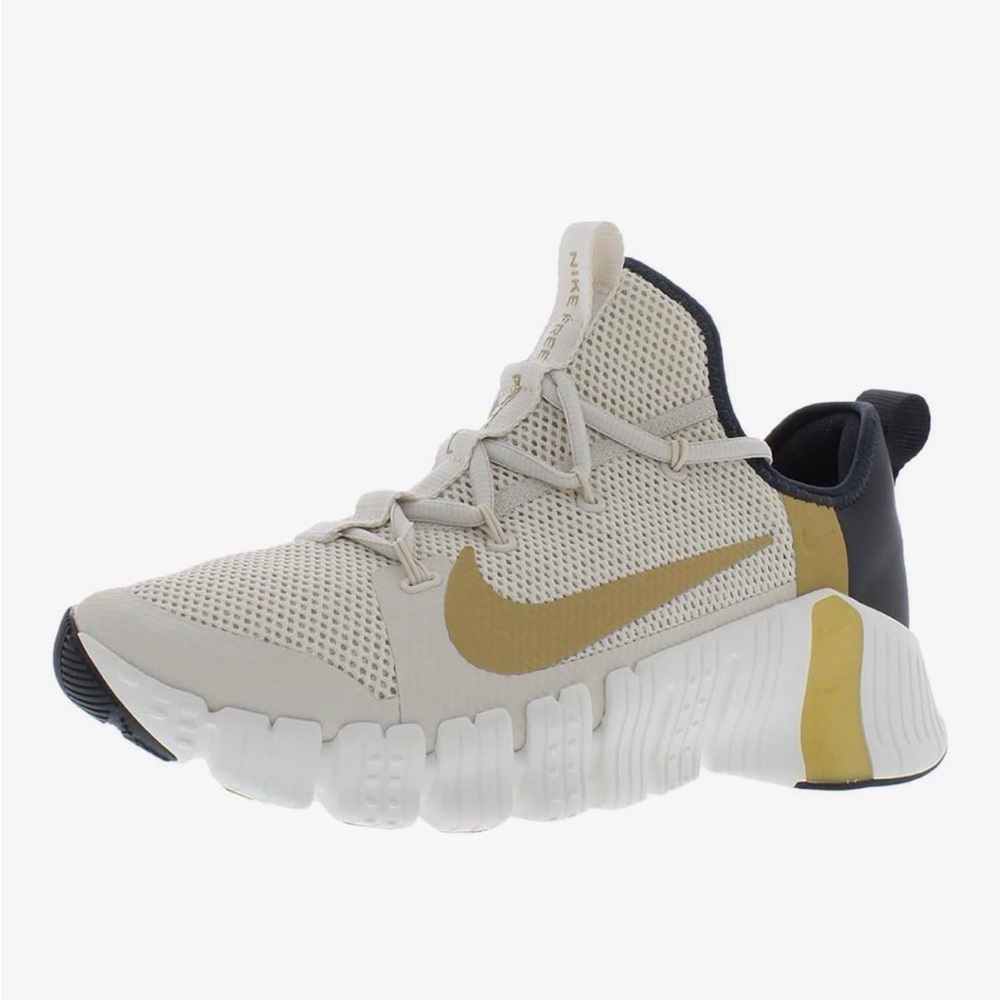 Nike Metcon Women's Cream Mesh Sneakers with Gold Swoosh and Black Heel